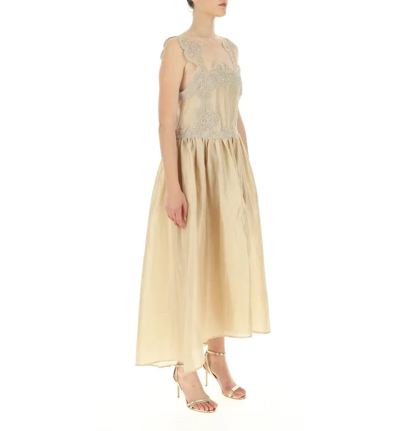 Abito con pizzo