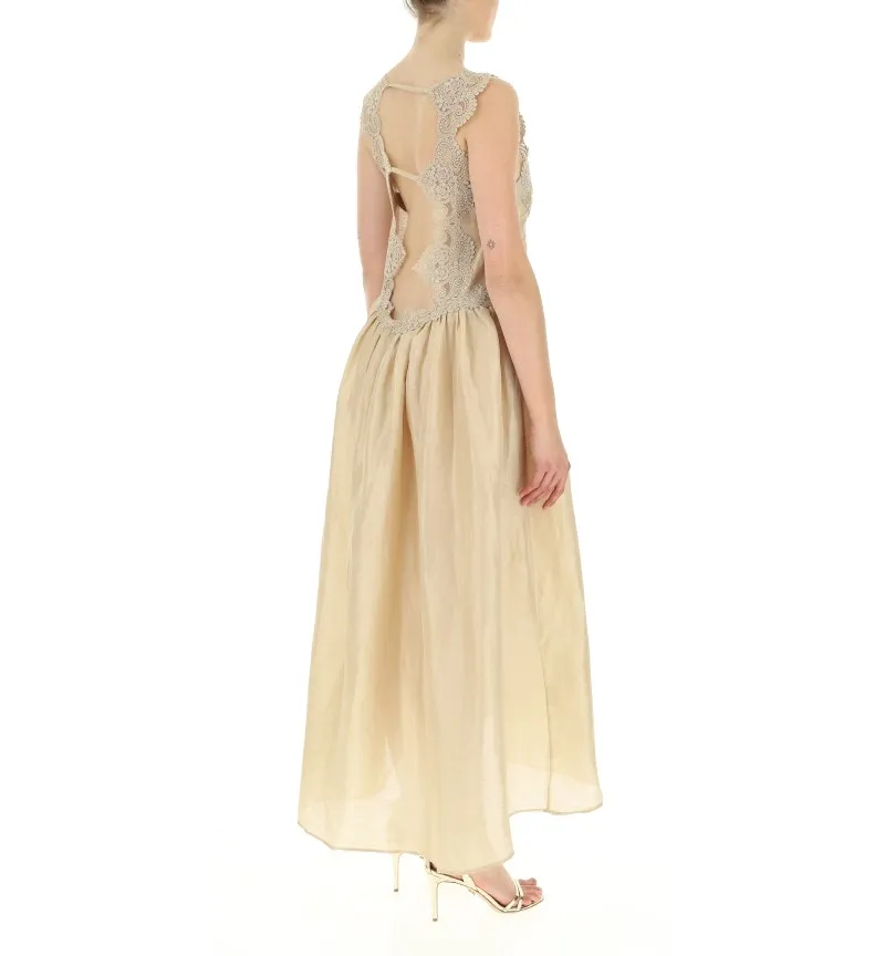 Abito con pizzo