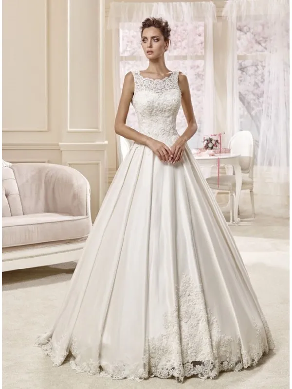 Abito da Sposa in raso con finiture in pizzo e scollatura di pizzo con spalline