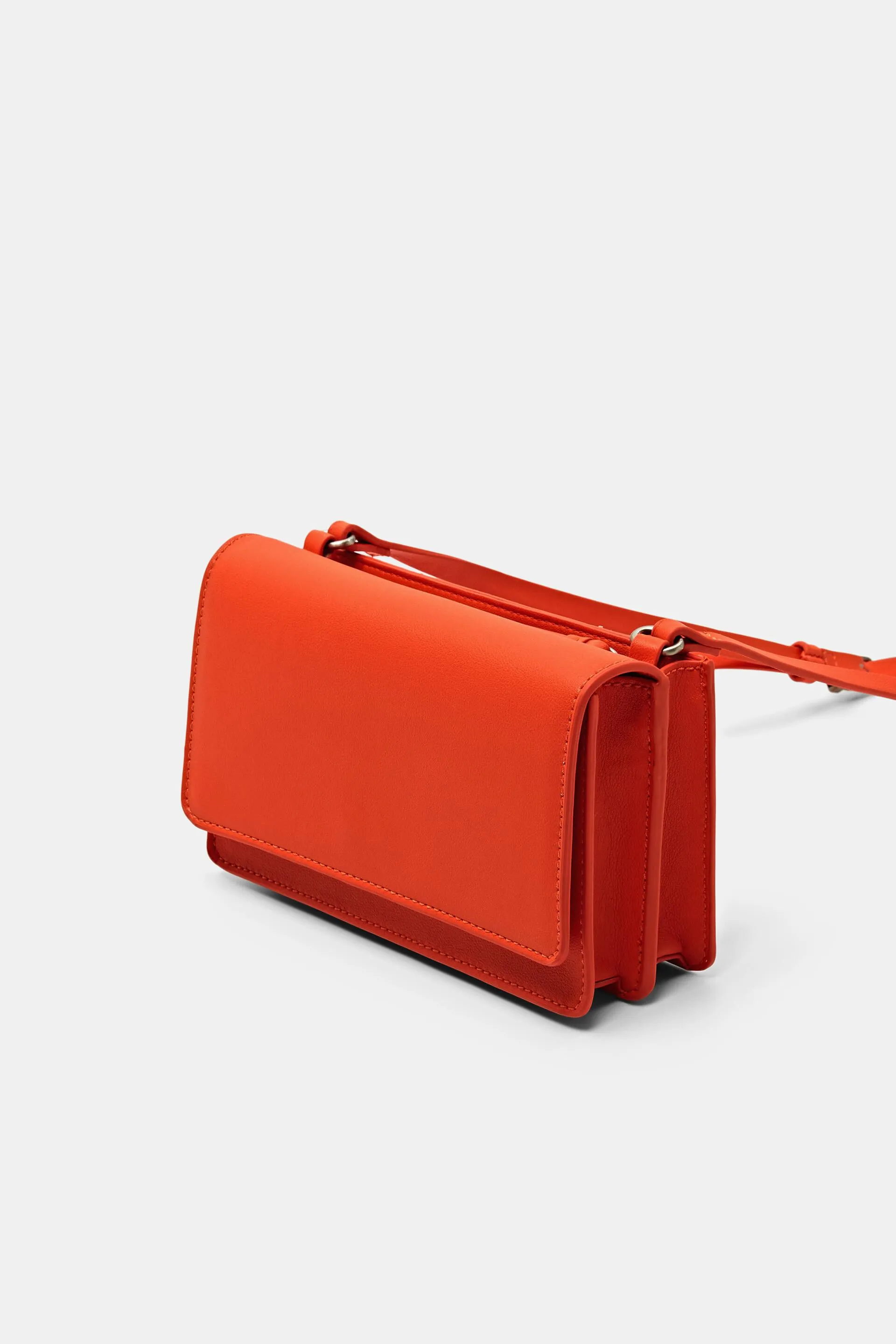 Borsa a tracolla con patta