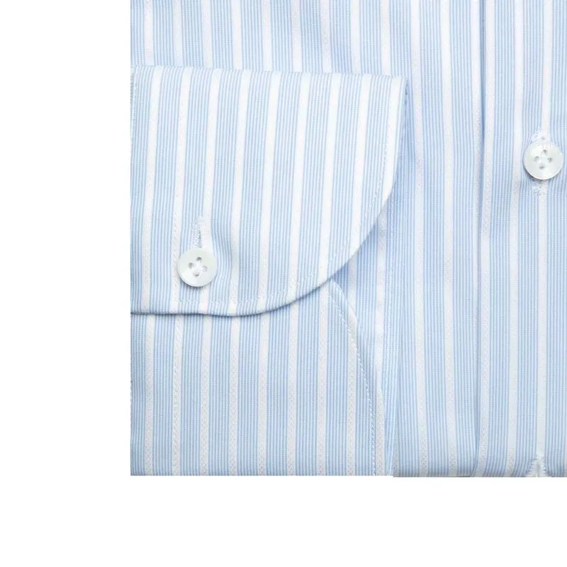 Camicia azzurra a righe bianche 