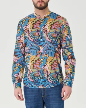 Camicia celeste in mussola di puro cotone con fantasia astratta multicolor e collettto a coreana