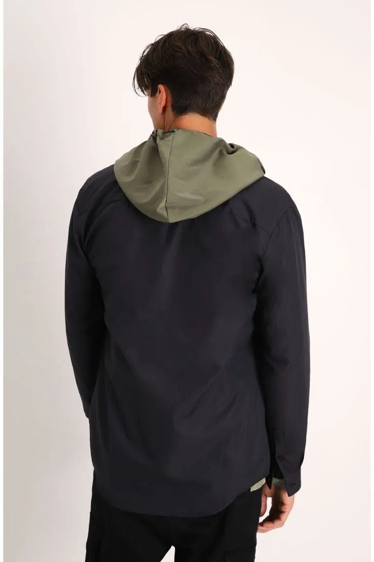 Camicia in cotone con cappuccio e taschino