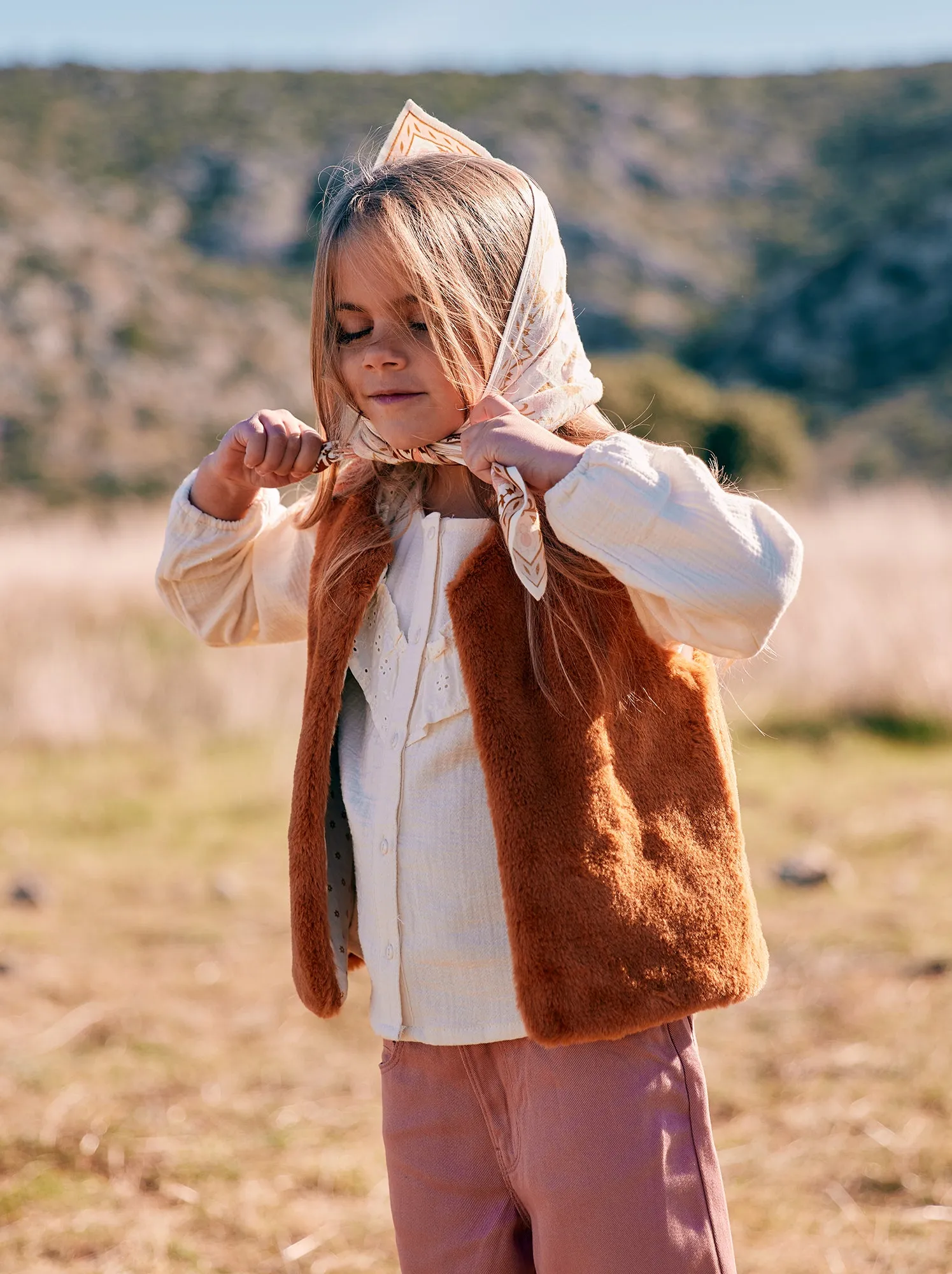 Cardigan senza maniche in pelliccia sintetica - MARRONE