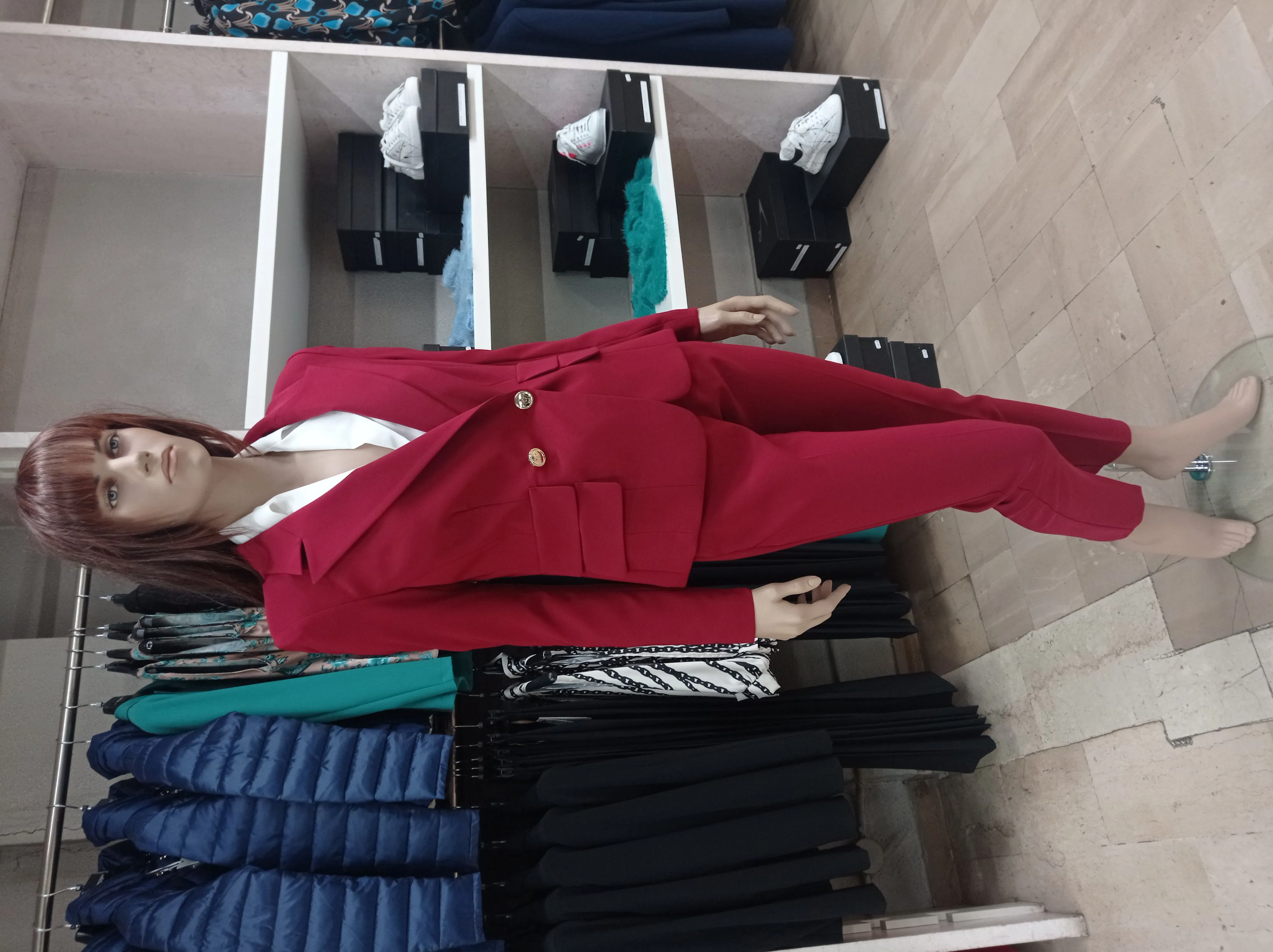 Giacca RINASCIMENTO doppiopetto in tessuto tecnico disponibile anche con due pantaloni in coordinato (slim e a zampa) su base Ro