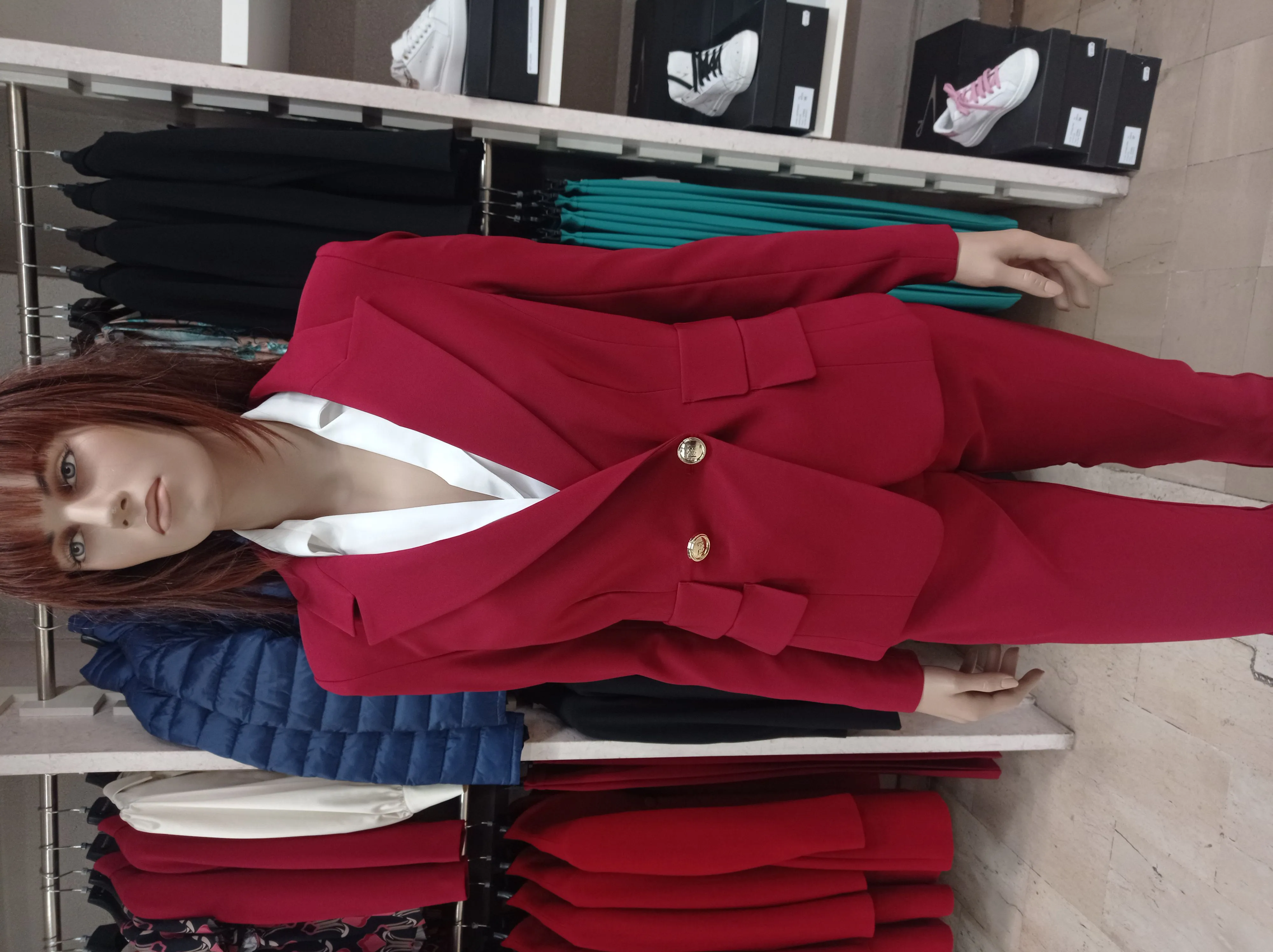 Giacca RINASCIMENTO doppiopetto in tessuto tecnico disponibile anche con due pantaloni in coordinato (slim e a zampa) su base Ro