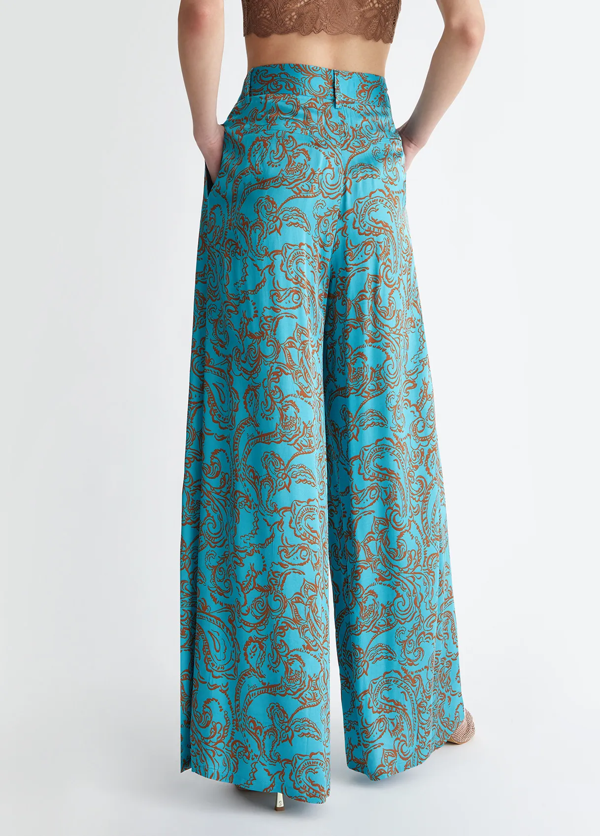 Pantaloni con stampa paisley