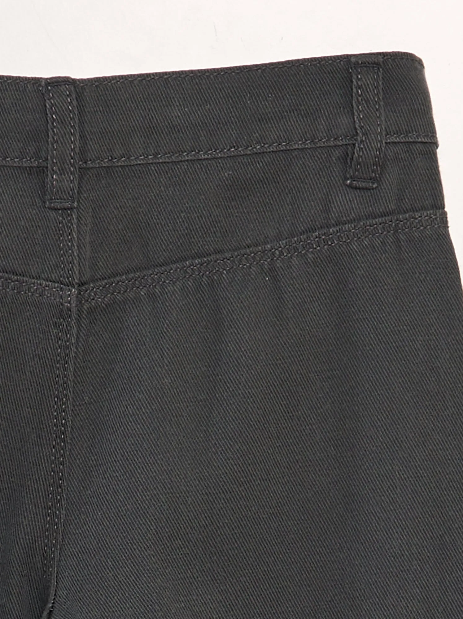 Pantaloni dritti con tasche sui lati - NERO