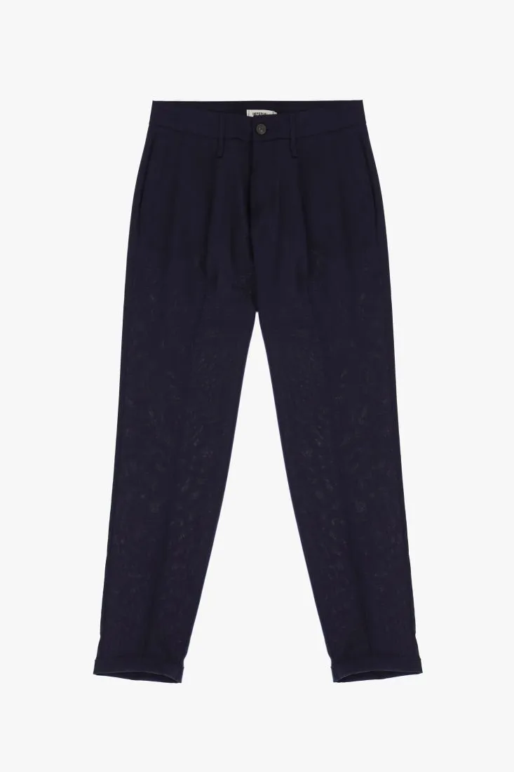 Pantaloni straight monocolour con pinces e orli risvoltati
