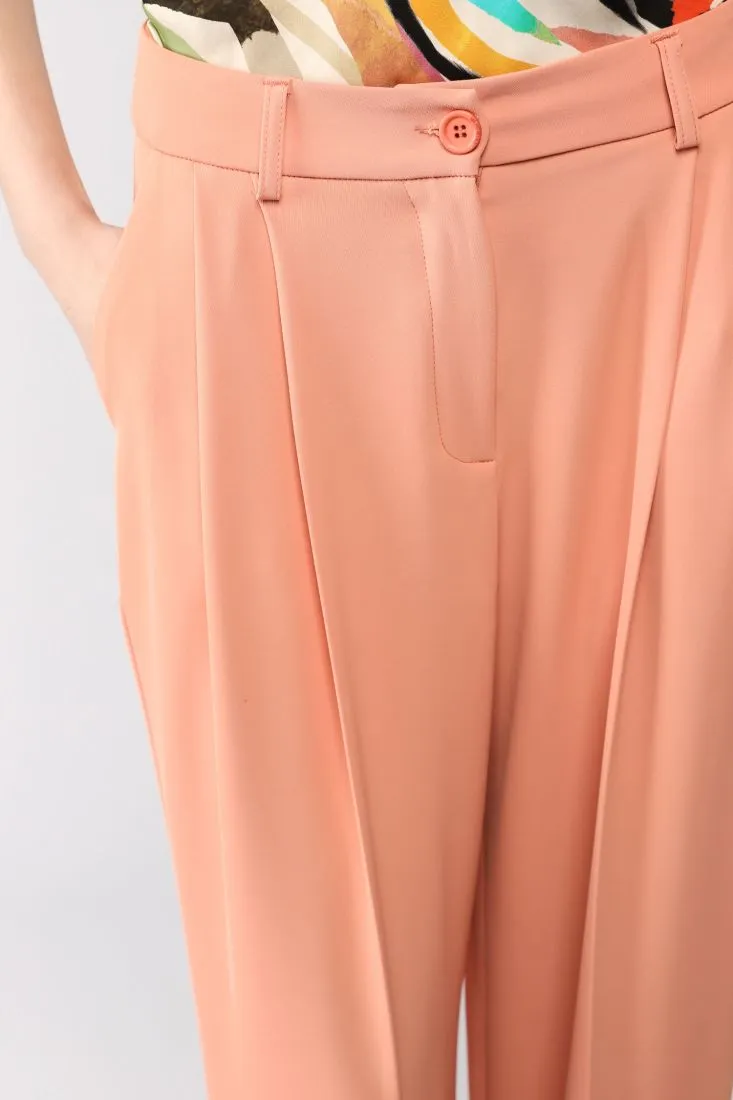 Pantaloni straight monocolour con pinces e piega stirata