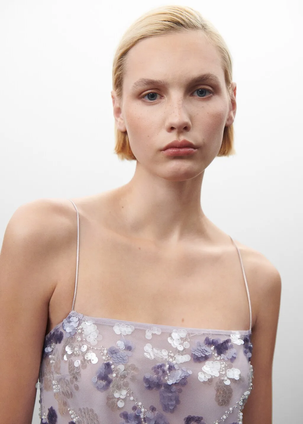 Vestito ricamato paillettes